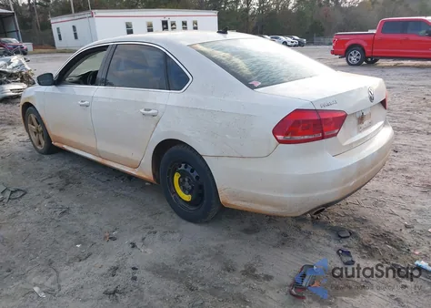 2013 Volkswagen Passat 2.5L Se z USA, uszkodzony, nr VIN 1VWBH7A37DC007452